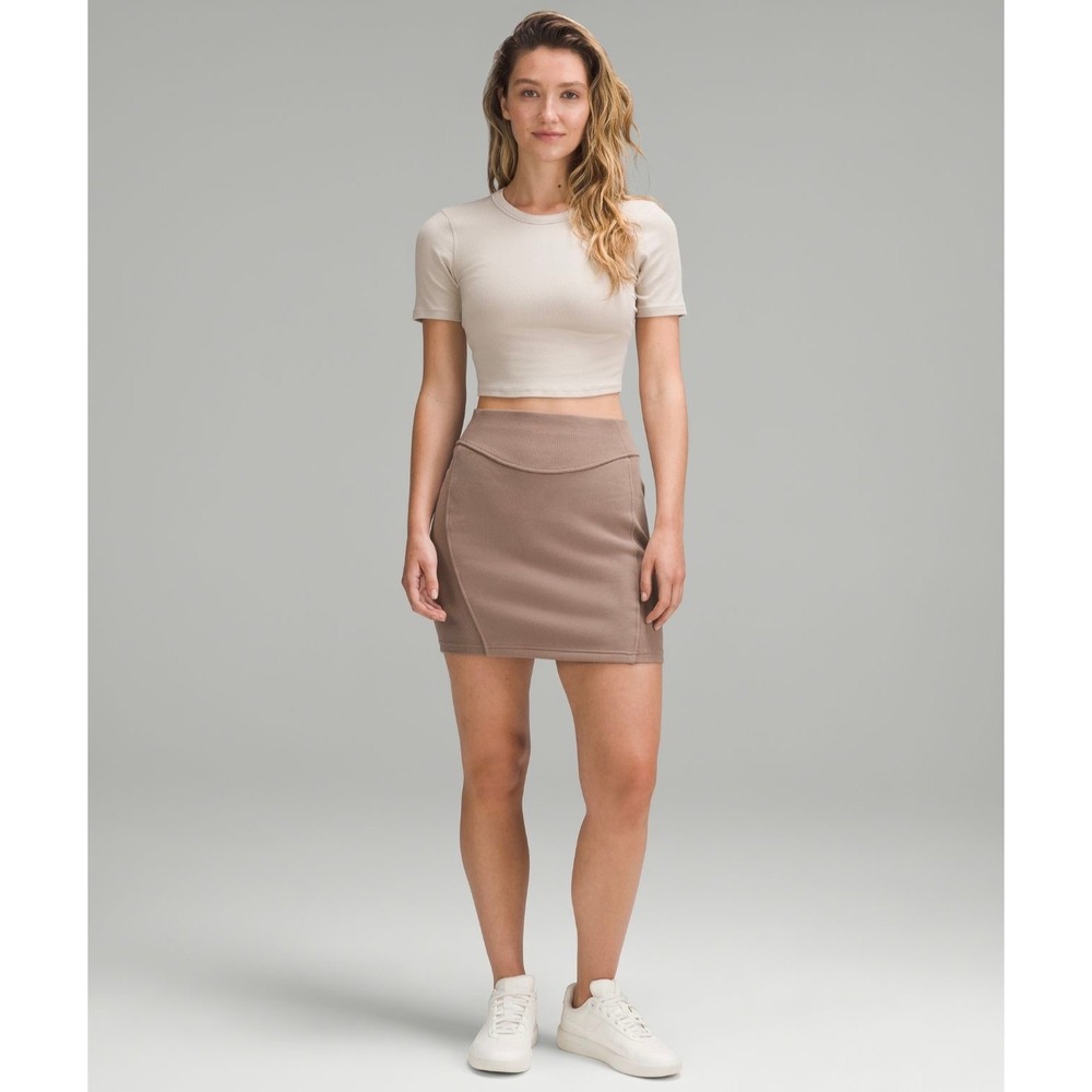 Lululemon Scuba High Rise Mini Skirt Java Brown Cotton Fleece Ribbed‎ Size Small